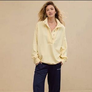 Aerie Yellow Getaway Quarter Snap